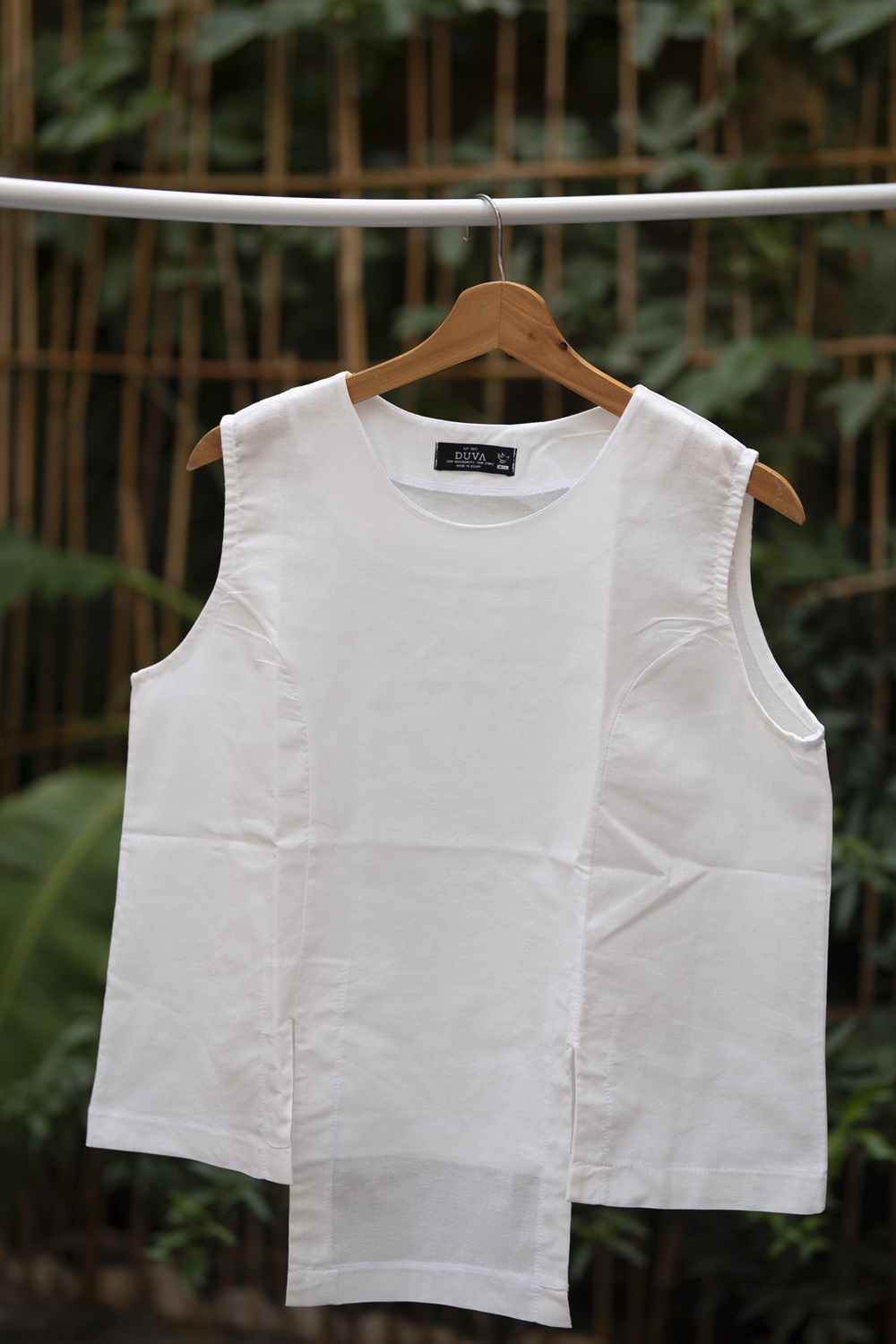 DUVA Signature Linen Sleeveless Top - White